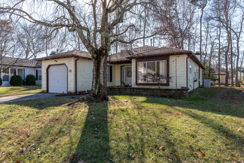 327 Concord Ct - Photo 2 of 37