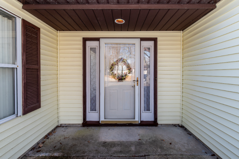 327 Concord Ct - Photo 3 of 37