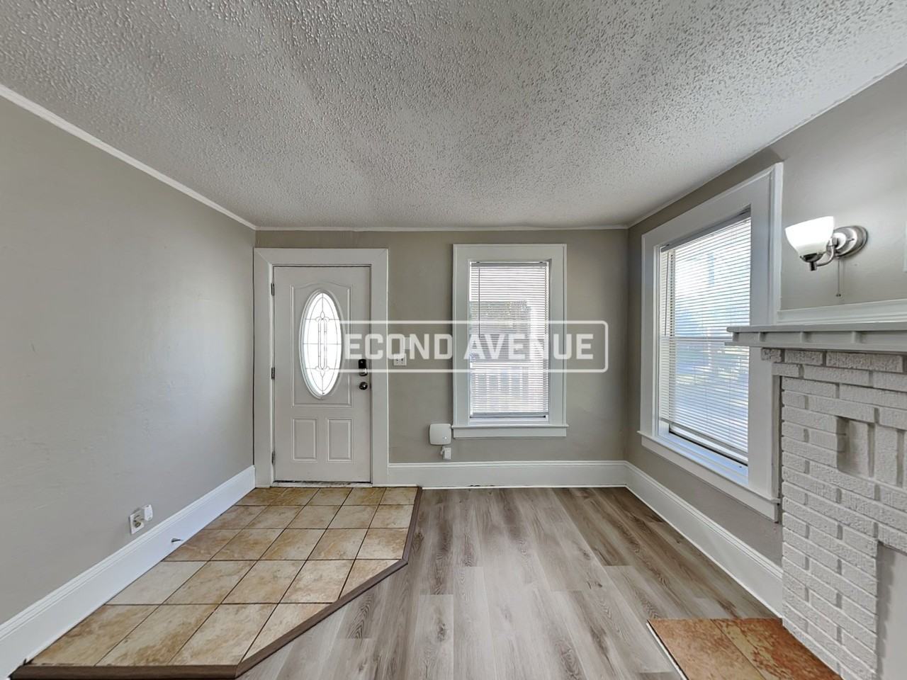 2911 W 16th St - Photo 2 of 17