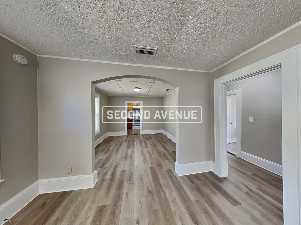 2911 W 16th St - Photo 4 of 17