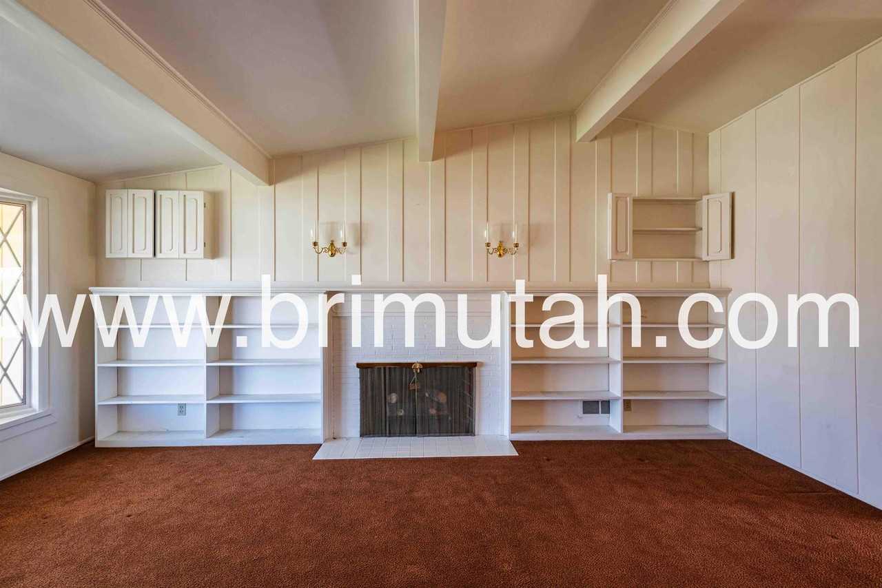 2630 E Lincoln Ln #1 - Photo 4 of 22