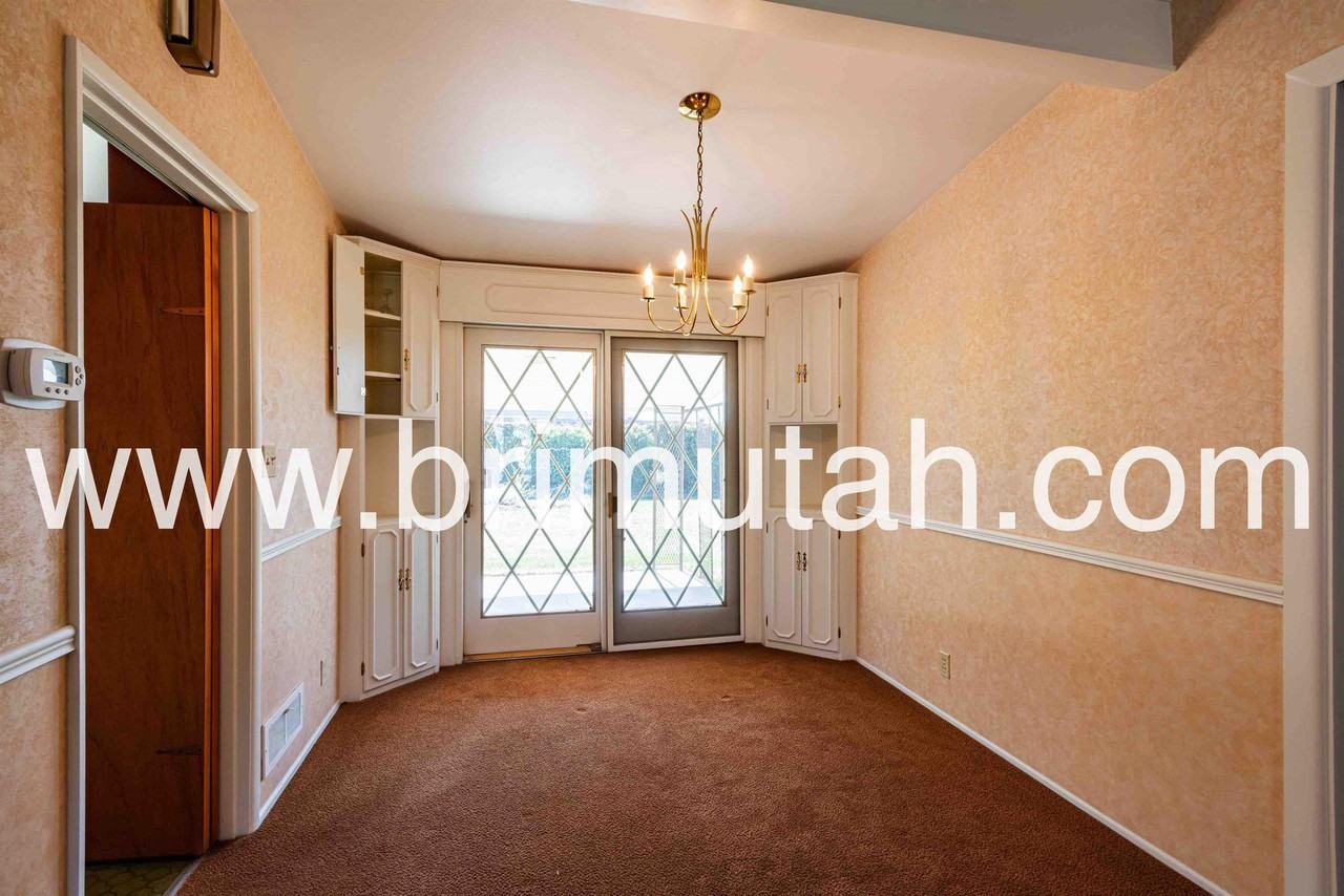 2630 E Lincoln Ln #1 - Photo 6 of 22