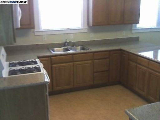 9921 D St - Photo 2 of 5