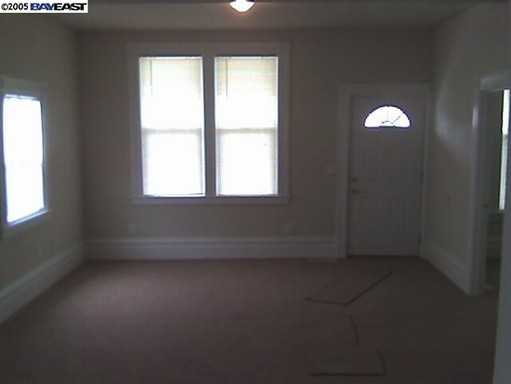 9921 D St - Photo 3 of 5