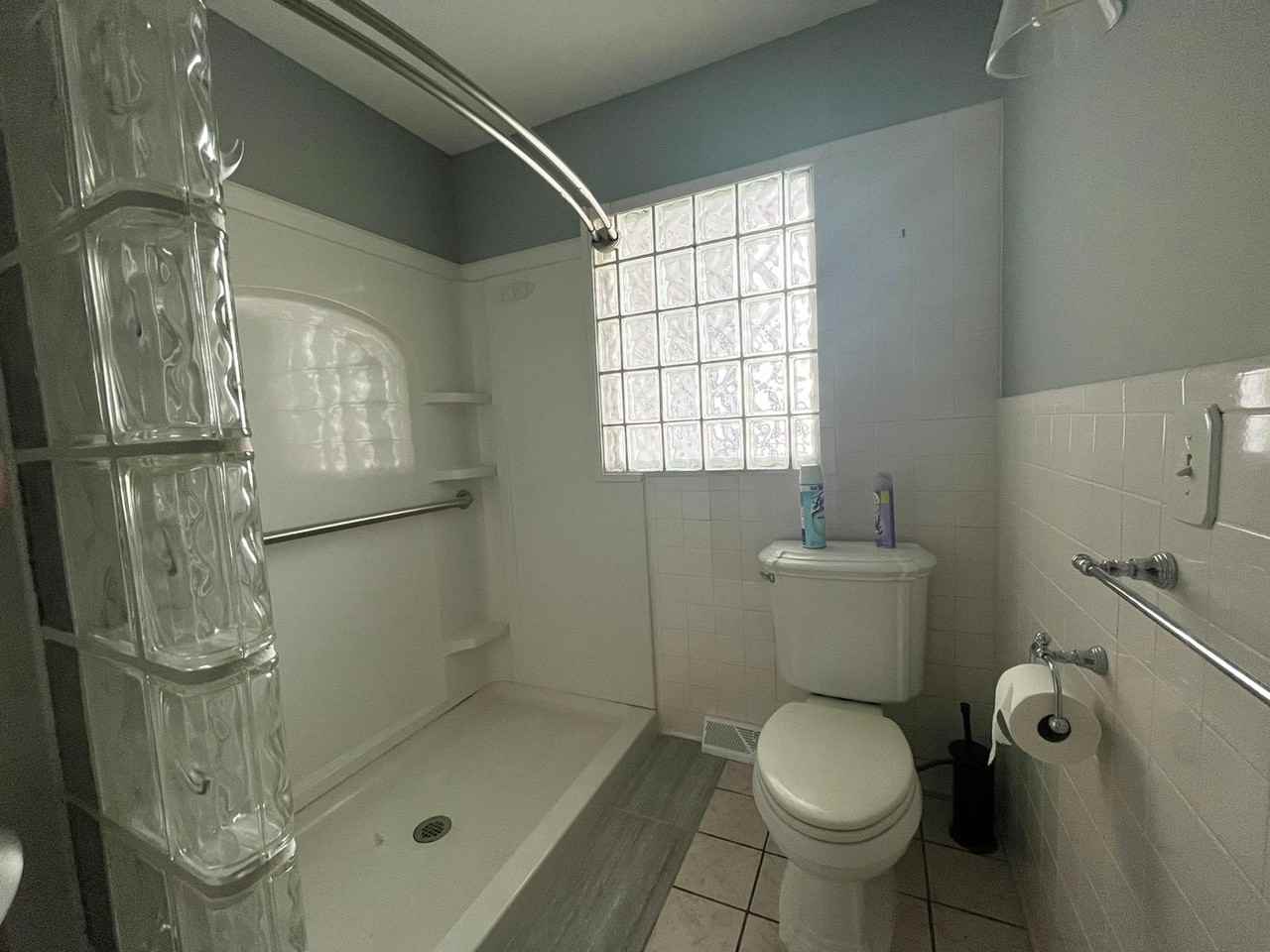 409 Ada Street - Photo 3 of 12