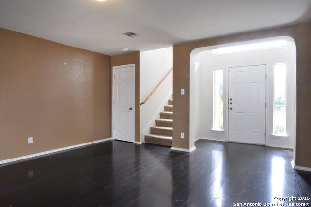 705 Fountain Gate - Photo 3 of 25