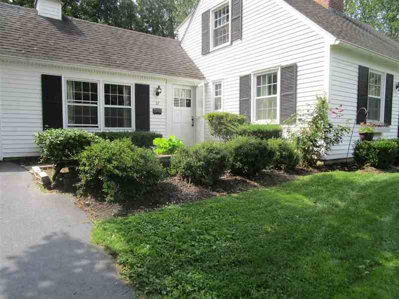 37 Berkshire Dr - Photo 2 of 23