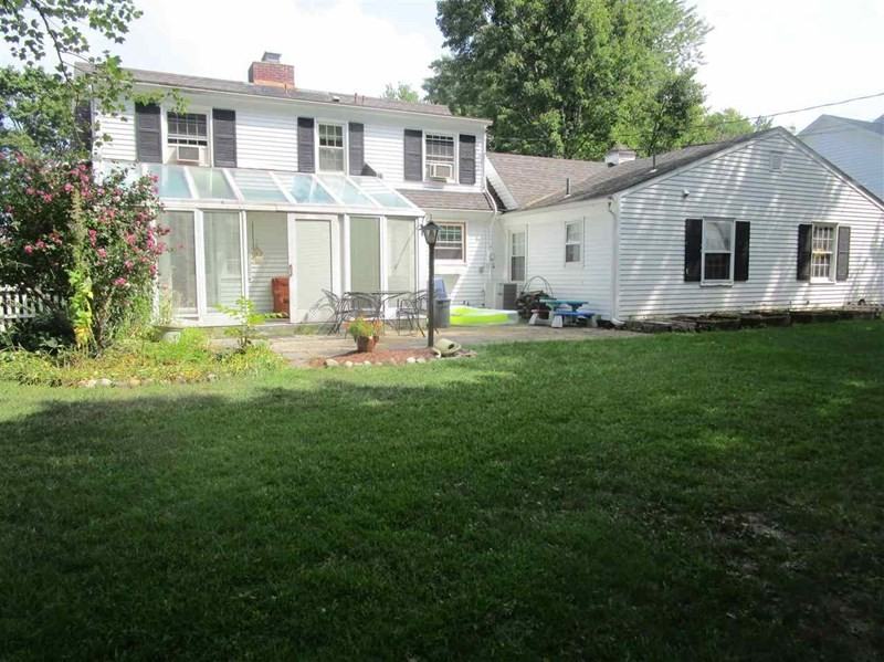 37 Berkshire Dr - Photo 3 of 23