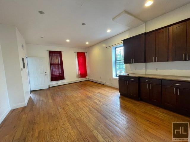 130 Dumont Ave - Photo 3 of 44