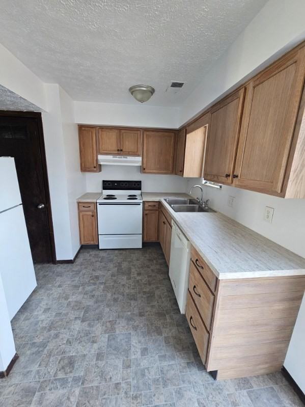 149 Elm St - Photo 5 of 8