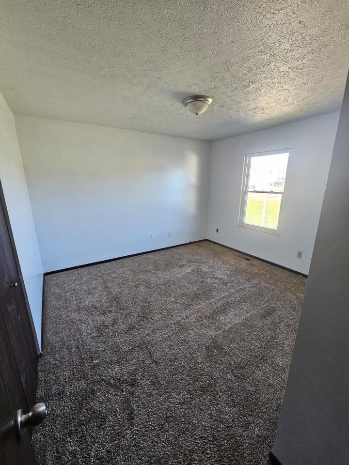 149 Elm St - Photo 7 of 8