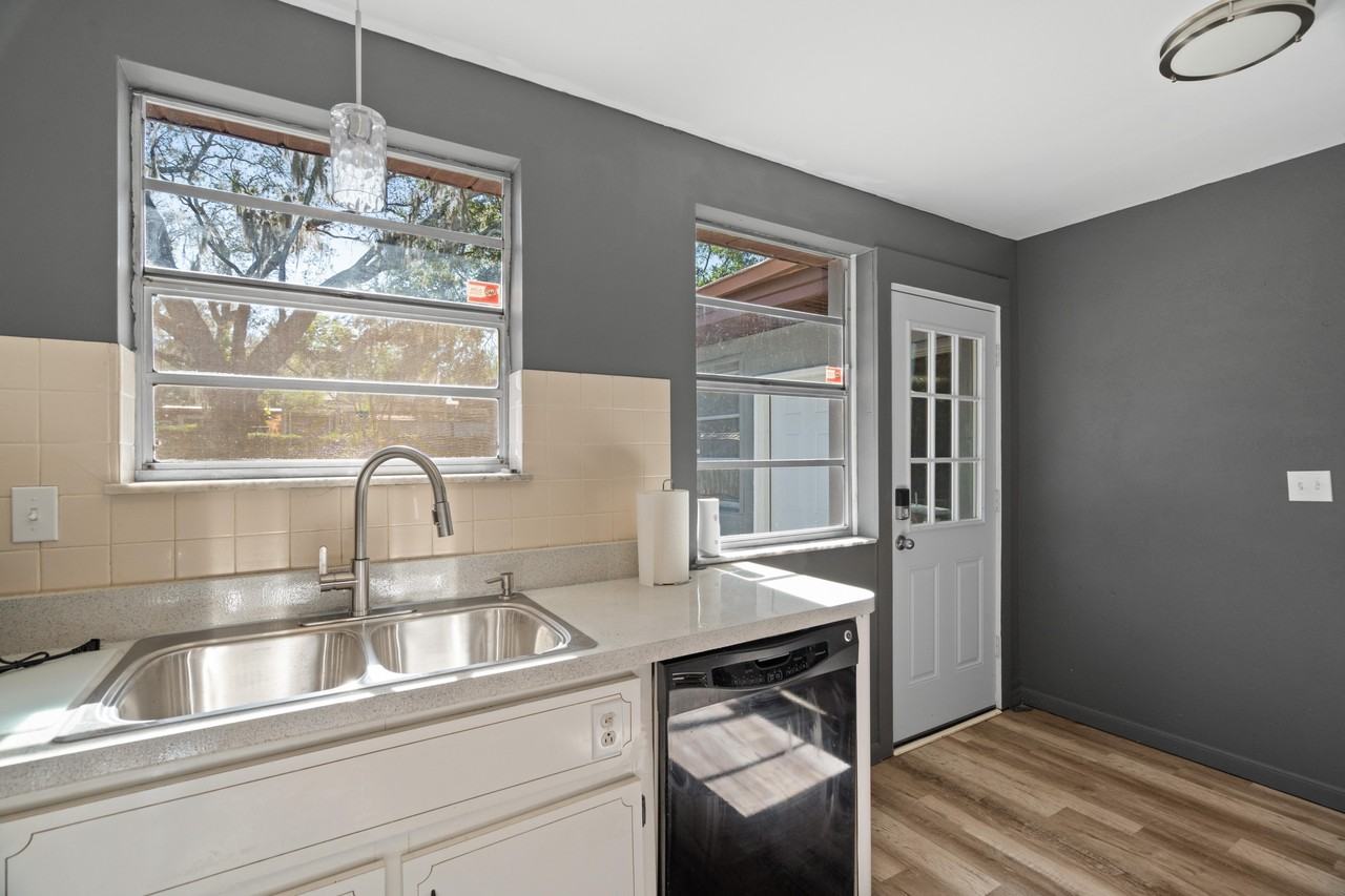 Glen Ridge Avenue - Photo 2 of 10