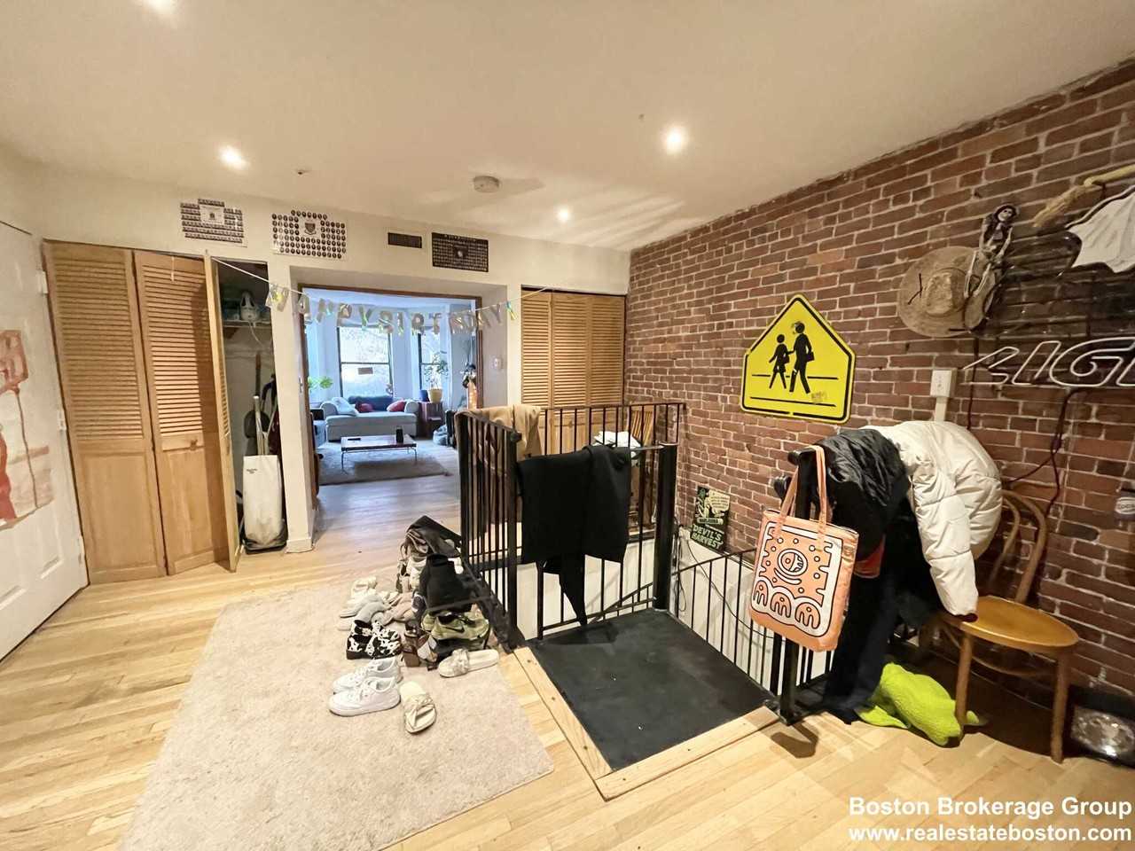 Gainsborough St - Photo 4 of 13