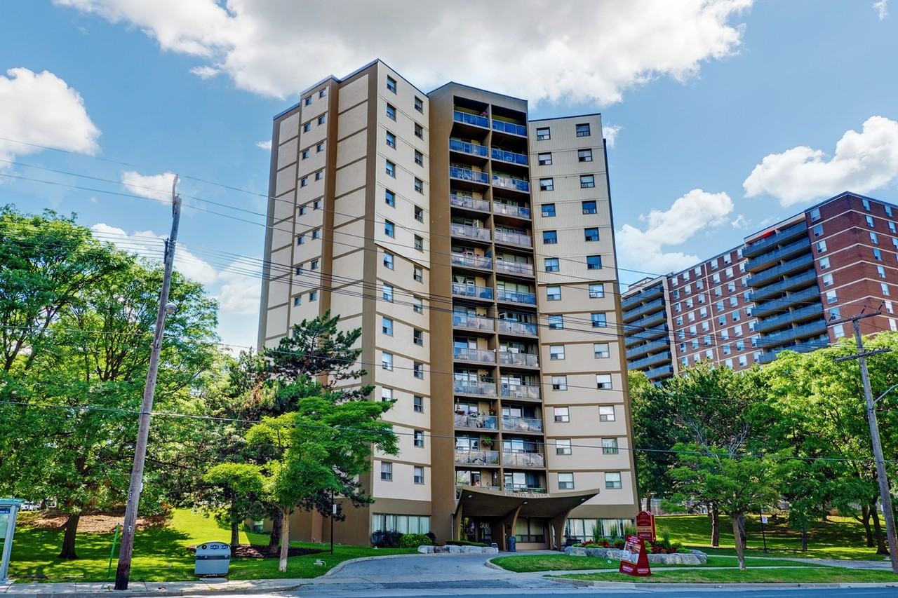 Richview Villa Apartments 500 Scarlett Rd, Toronto, ON M9P 2S1 Zumper