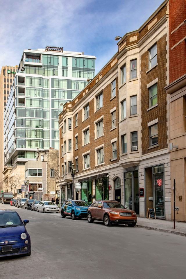 De la Montagne - Commercial - Photo 2 of 4