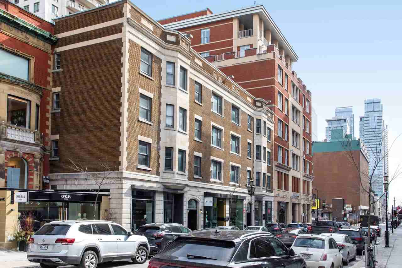 De la Montagne - Commercial - Photo 3 of 4