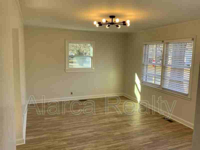 3633 Carlyle Dr - Photo 5 of 14