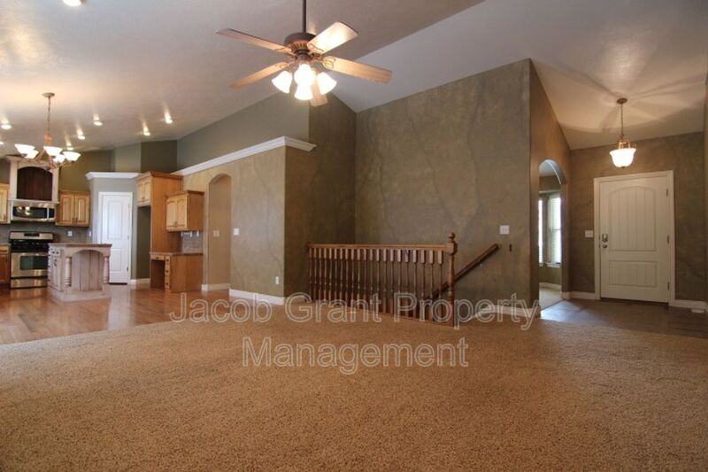 3773 Autumnwood Dr - Photo 3 of 21