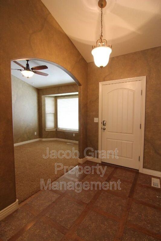3773 Autumnwood Dr - Photo 4 of 21