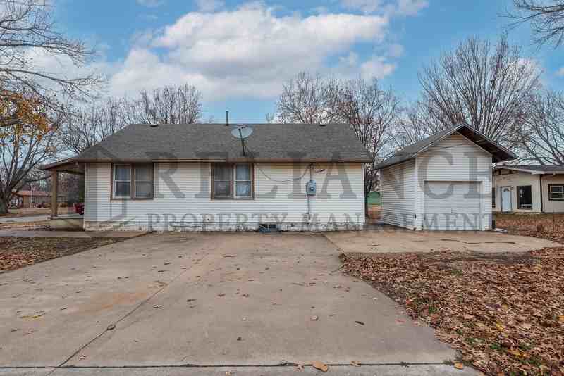 302 N King St - Photo 3 of 20
