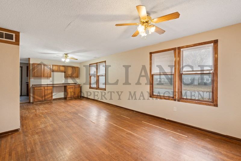 302 N King St - Photo 5 of 20