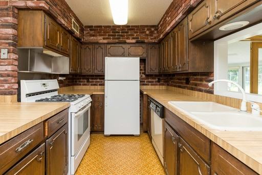 1501 Linden Ln - Photo 2 of 23