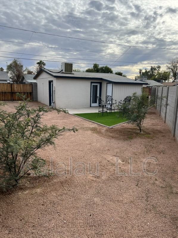 1207 W 15th St #B - Photo 3 of 14