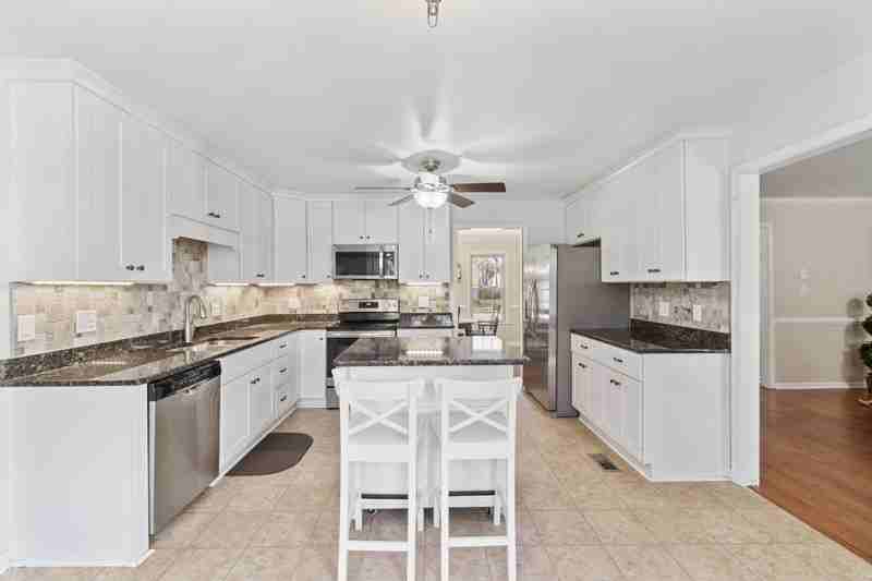 531 Currituck Dr - Photo 2 of 36