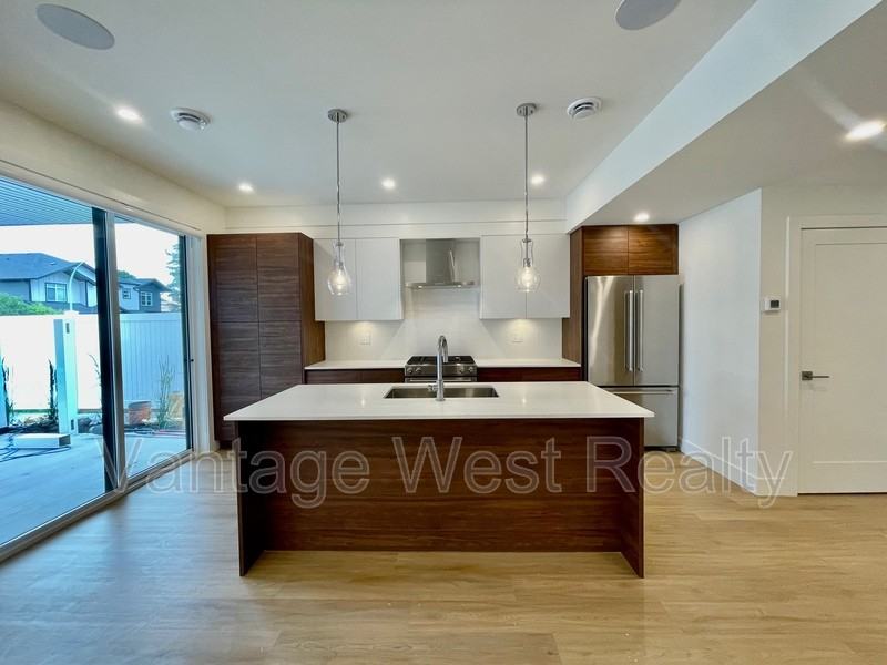 2-832 Grenfell Avenue #2 - Photo 2 of 30