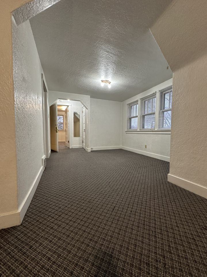 40 1/2 Wyoming Ave - Photo 3 of 7