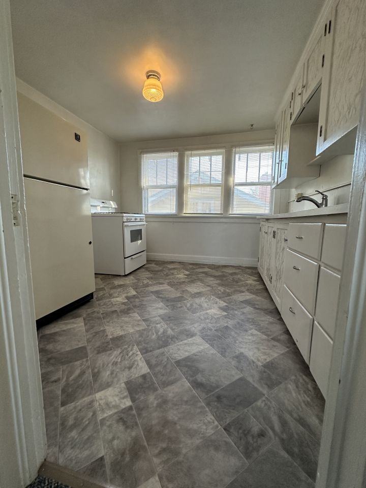 40 1/2 Wyoming Ave - Photo 5 of 7