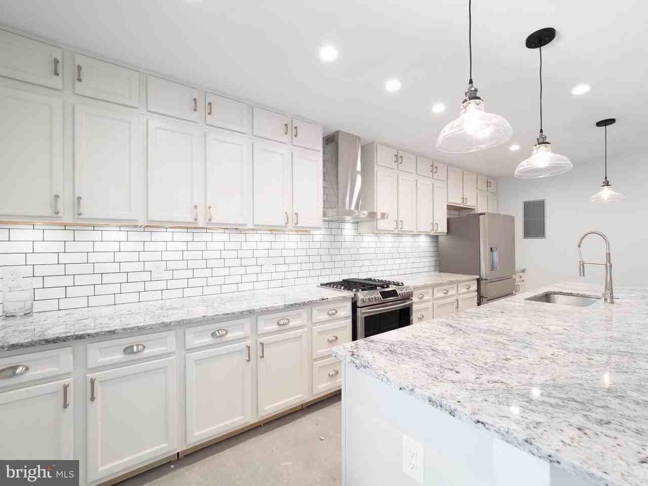 1034 S Hanover St #NA - Photo 2 of 10