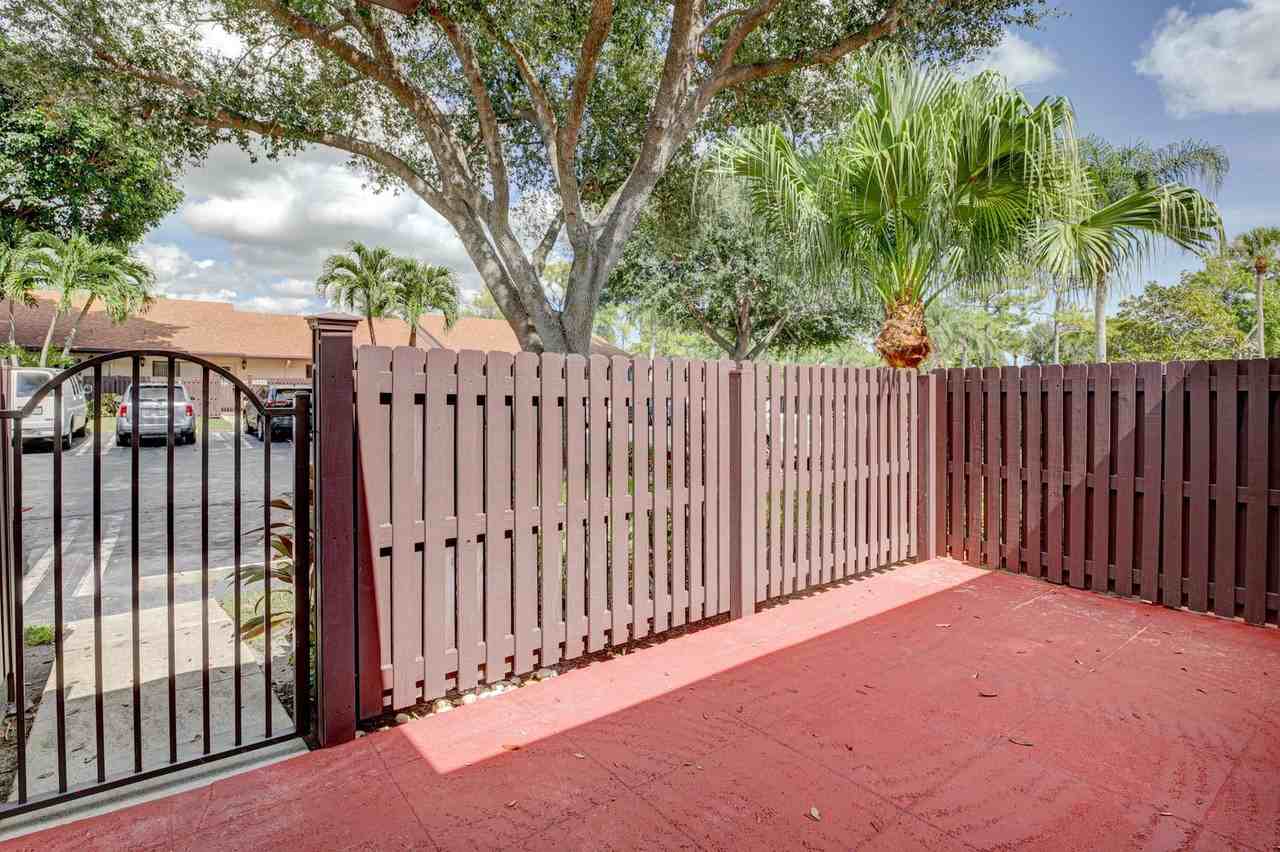 604 Sea Pine Way #C - Photo 2 of 32