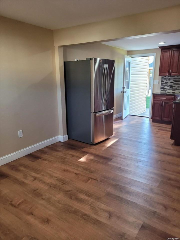 80 Oakwood Ave #A - Photo 2 of 11