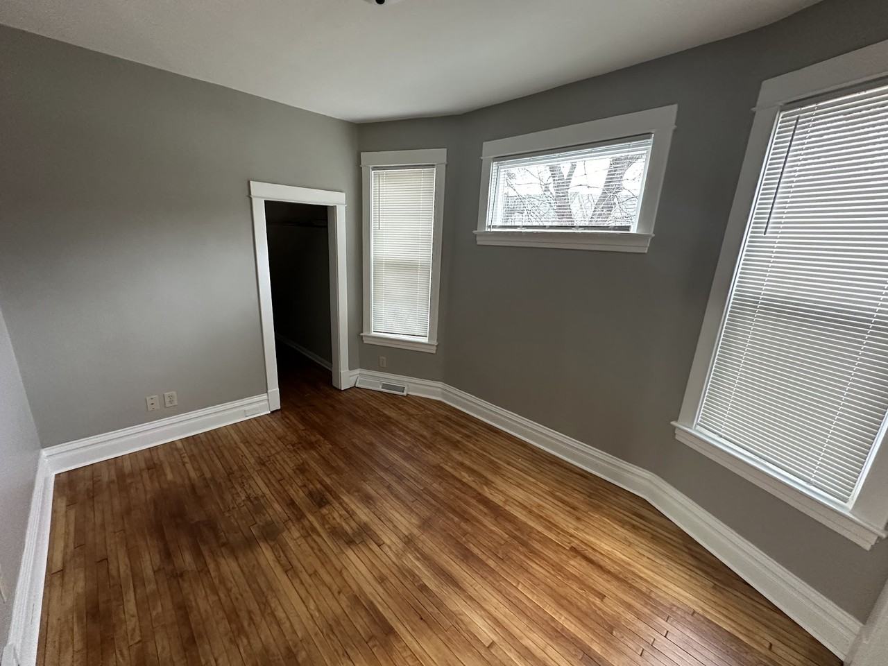 2707 1/2 W 2nd St Lowr - Photo 2 of 15