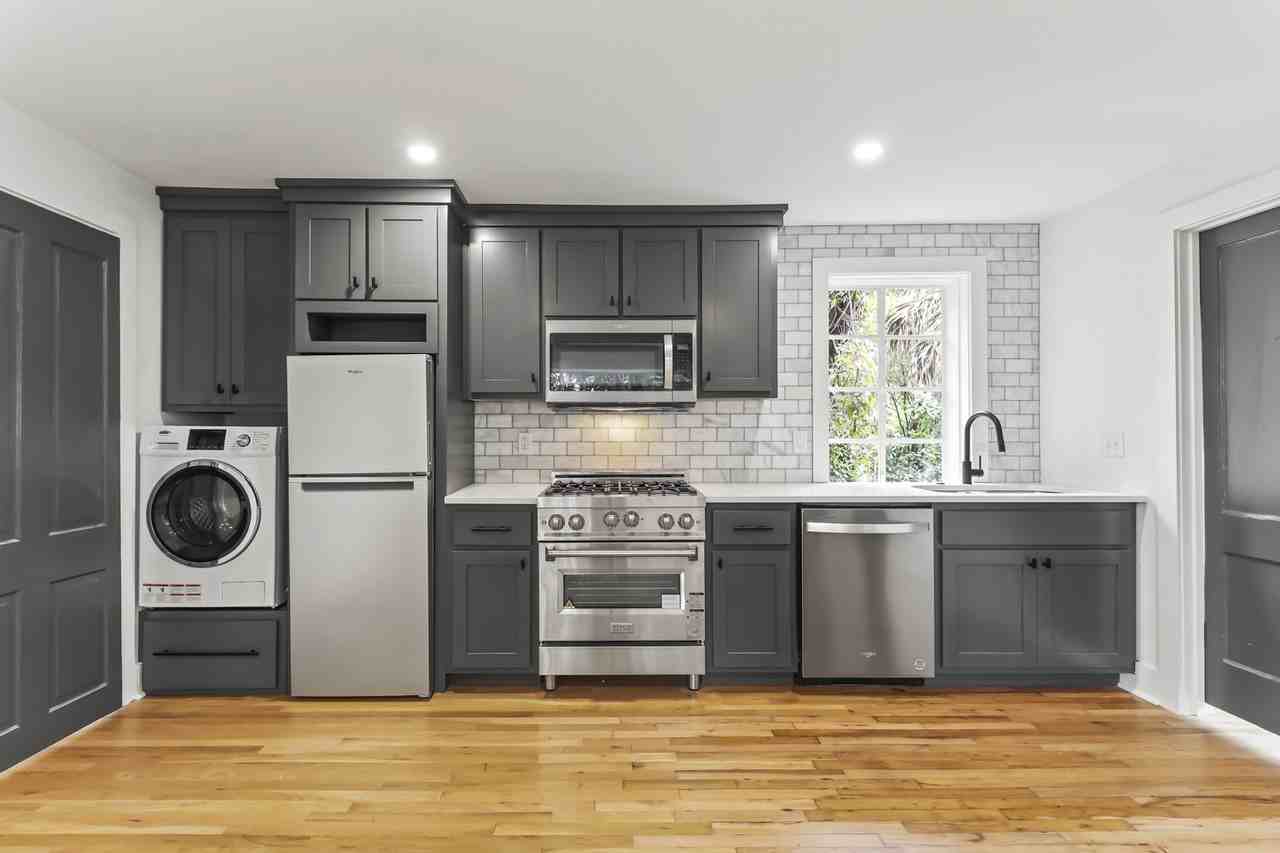 19 Smith St #F - Photo 3 of 20