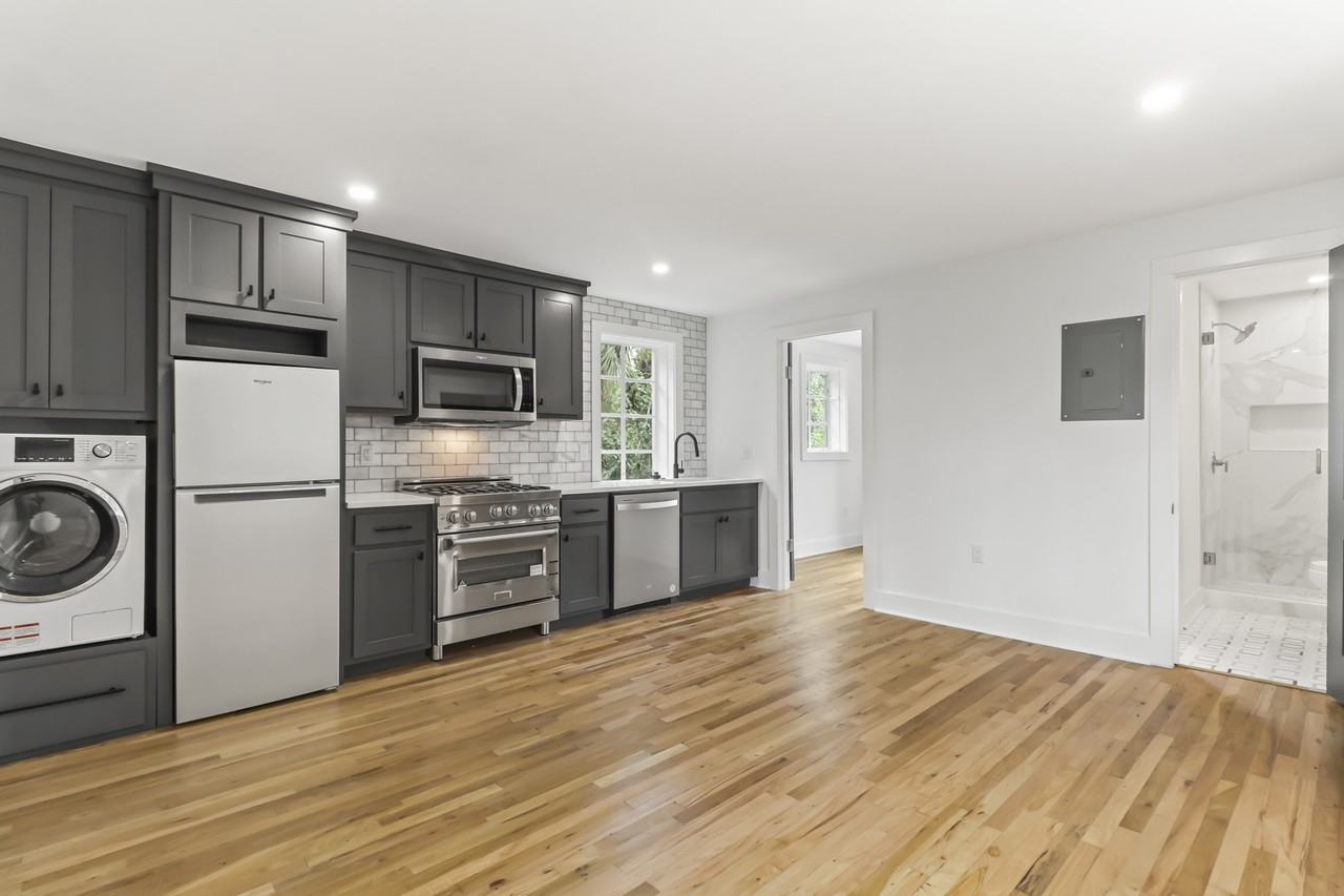 19 Smith St #F - Photo 4 of 20