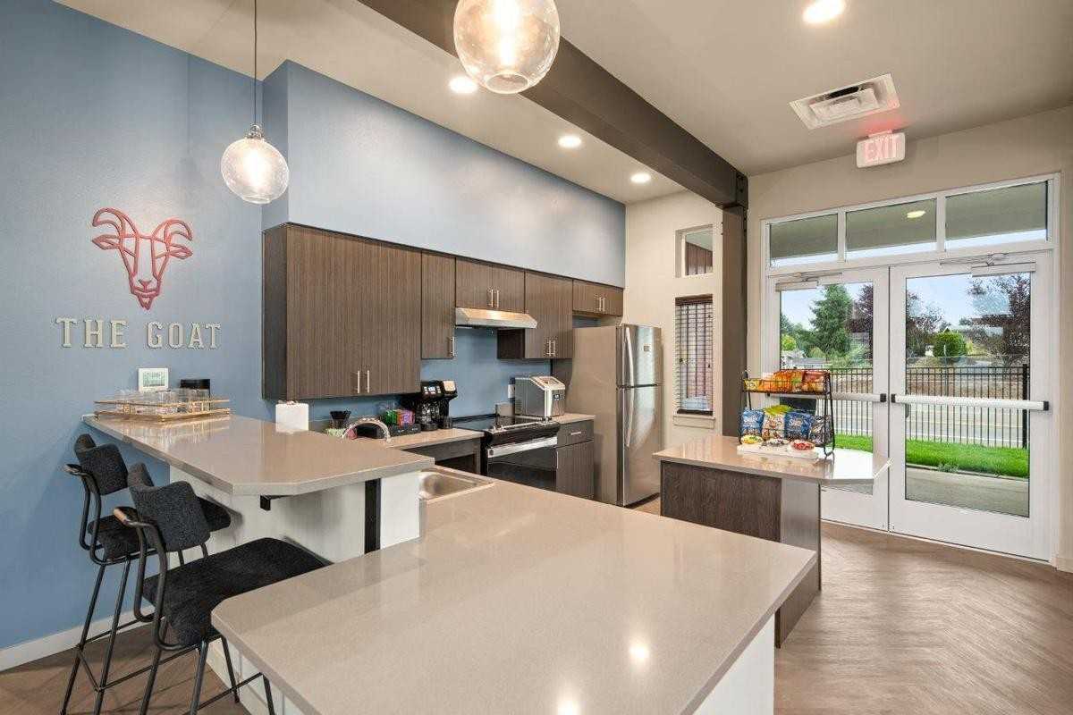 3311 6th Avenue Southwest - Photo 4 of 25