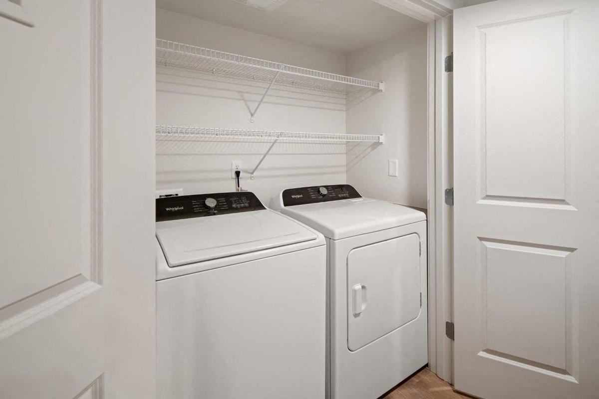 3311 6th Avenue Southwest - Photo 3 of 25