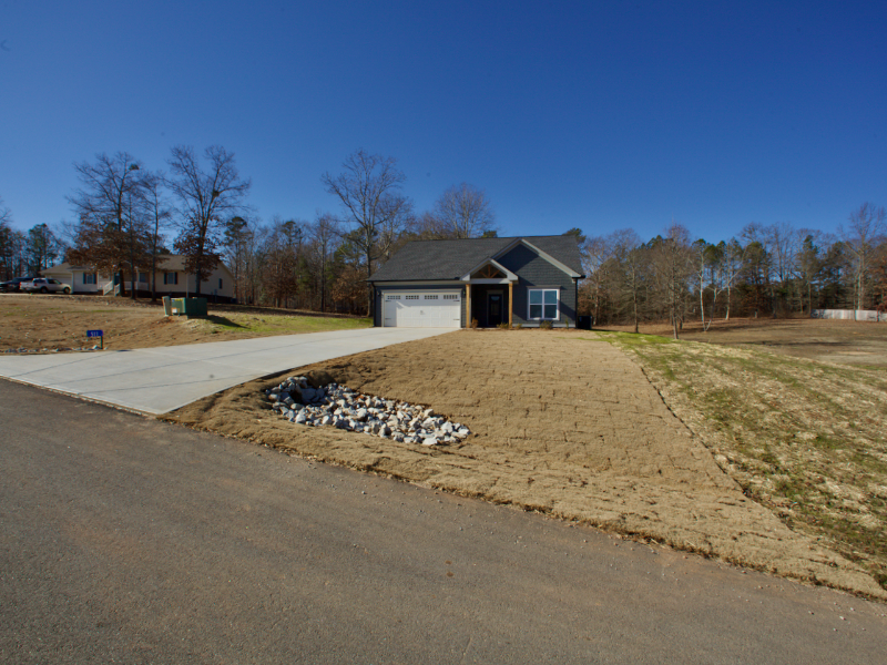 511 N Point Cir - Photo 2 of 25