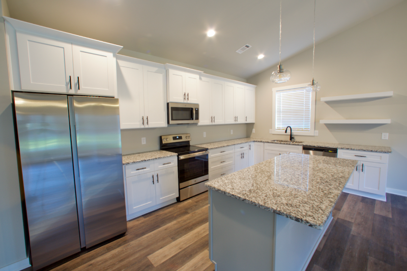 511 N Point Cir - Photo 5 of 25