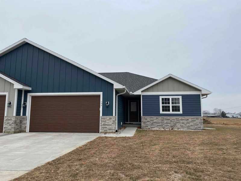 104 Lake Rd - Photo 2 of 22