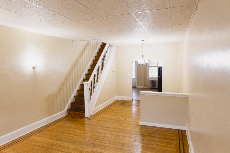 1515 E 28th St - Photo 3 of 31