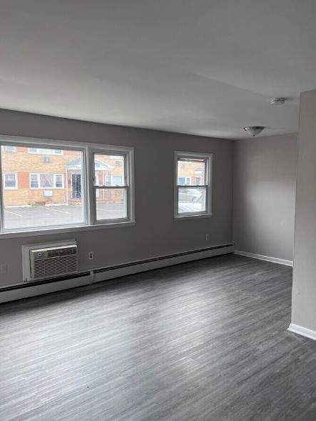 541 Philadelphia Ave - Photo 2 of 4