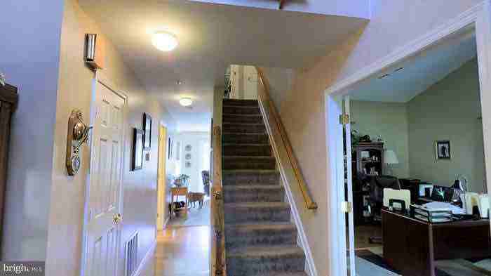 16401 Andrea Ct - Photo 5 of 23