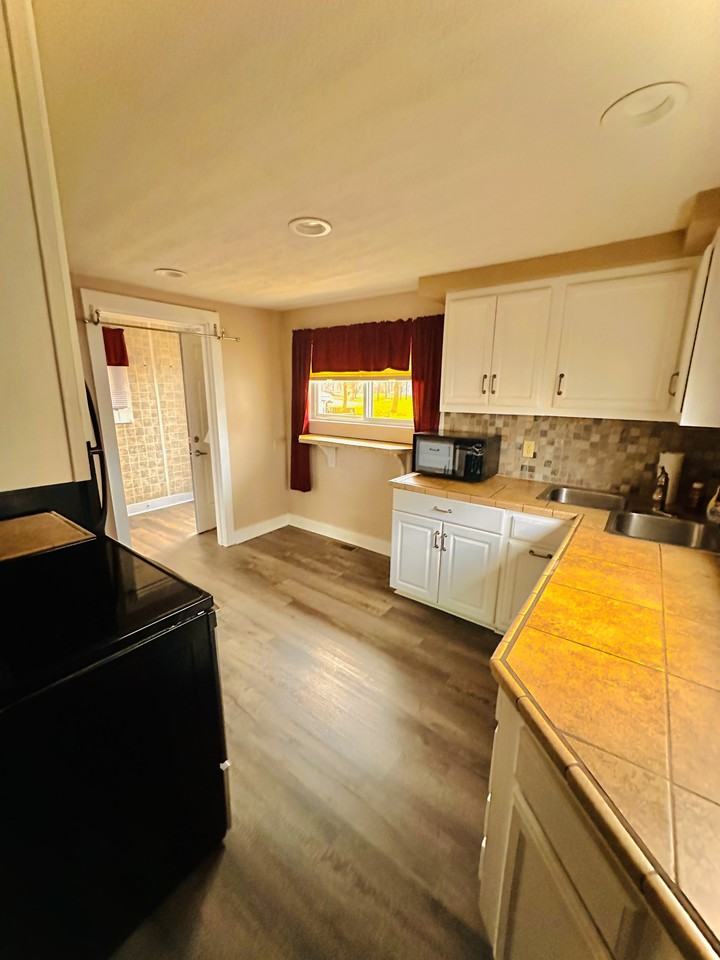 440 Milford Ave #NA - Photo 3 of 10