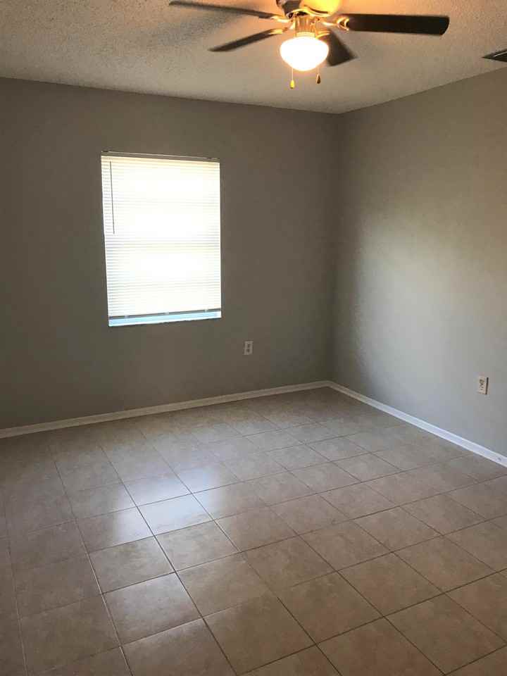 333 West Daughtery Road - Photo 3 of 5