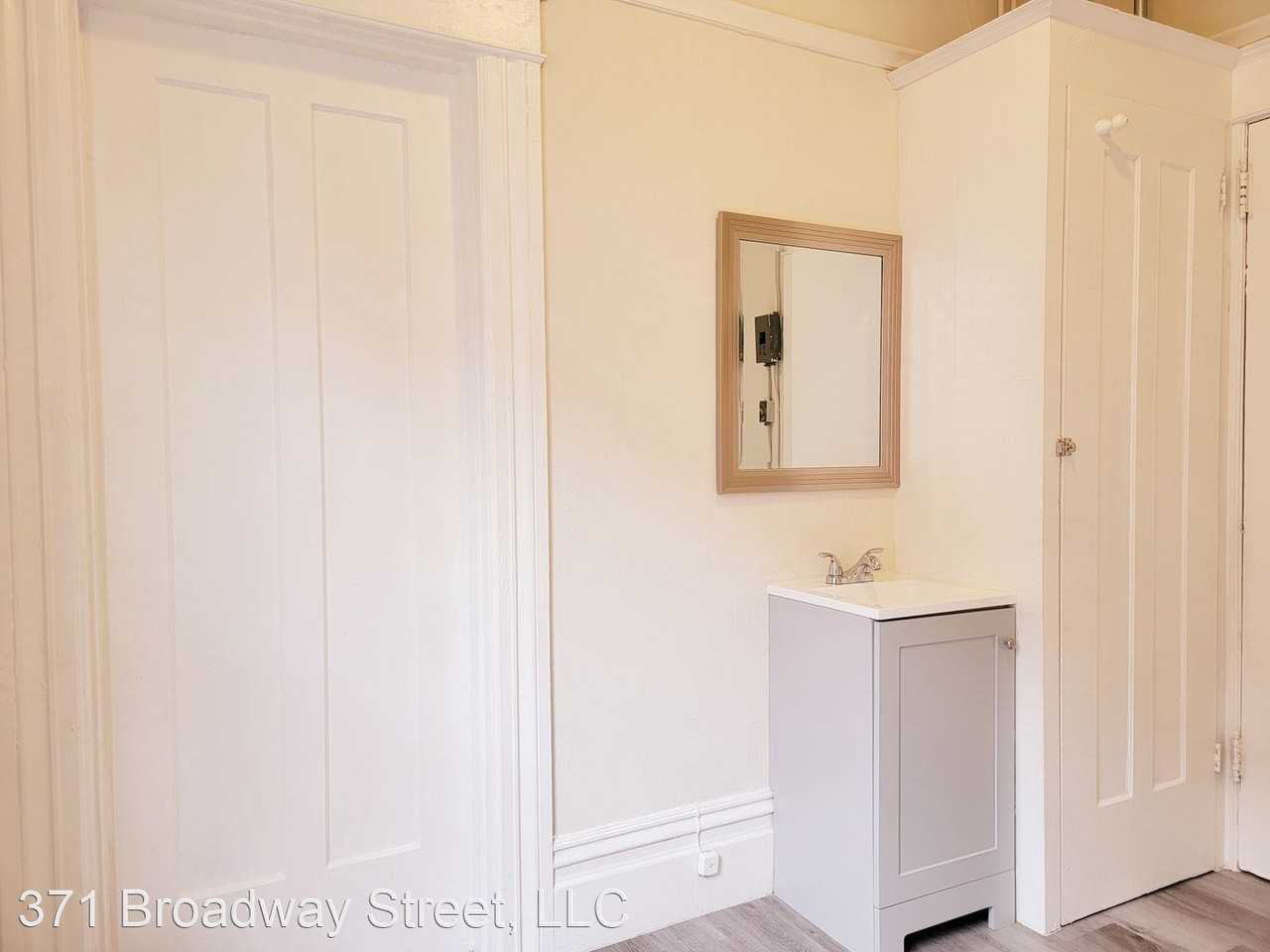 371-377 Broadway Street - Photo 3 of 4