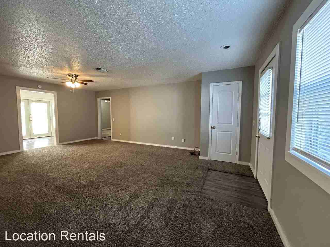 9115 Akron Ave - Photo 3 of 10