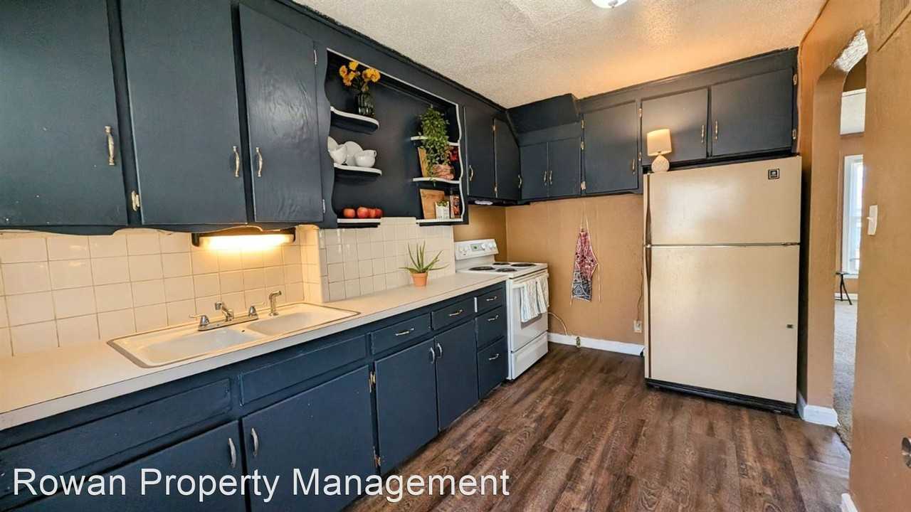 5417 Swope Parkway - Photo 2 of 13